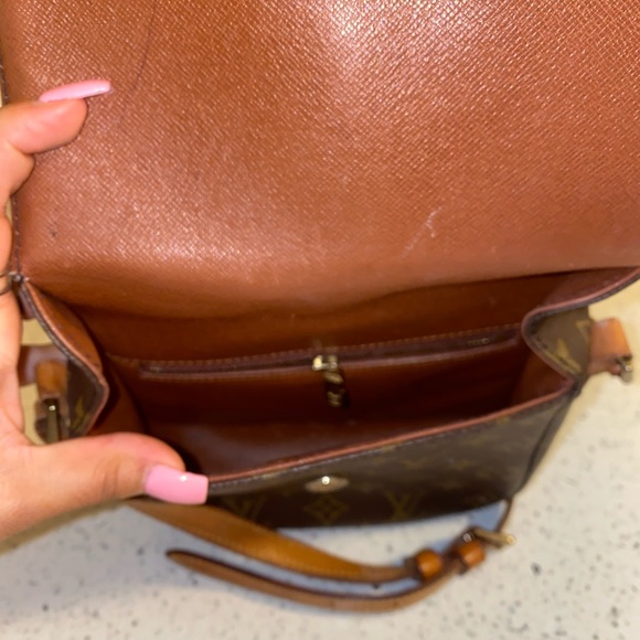 Louis Vuitton Purse - Picture 4 of 9